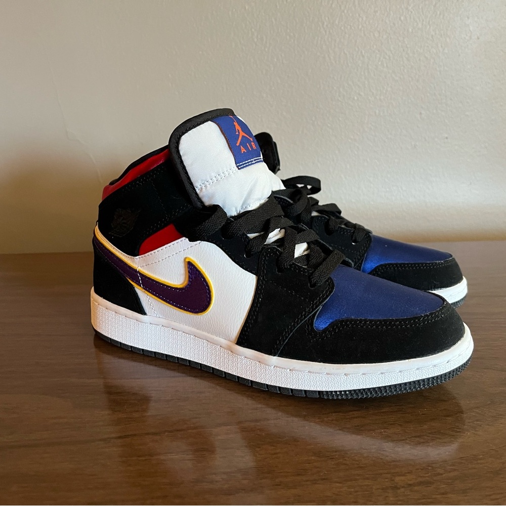 Air Jordan 1 Mid SE Rivals